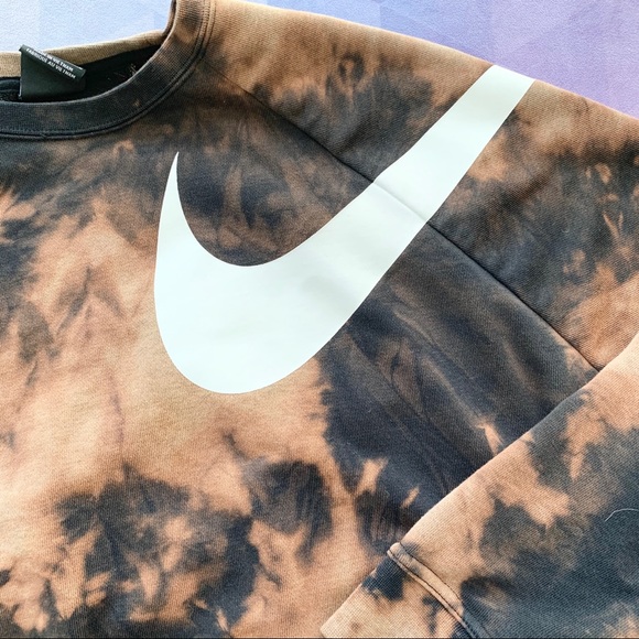 โ๏ธ Nike Cropped Sweater Crew Tie Dye - Picture 3 of 11